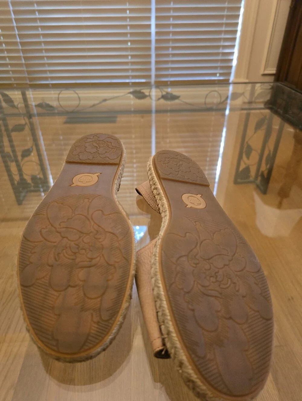 Born Women9s Espadrille Sandals in Beige Tan